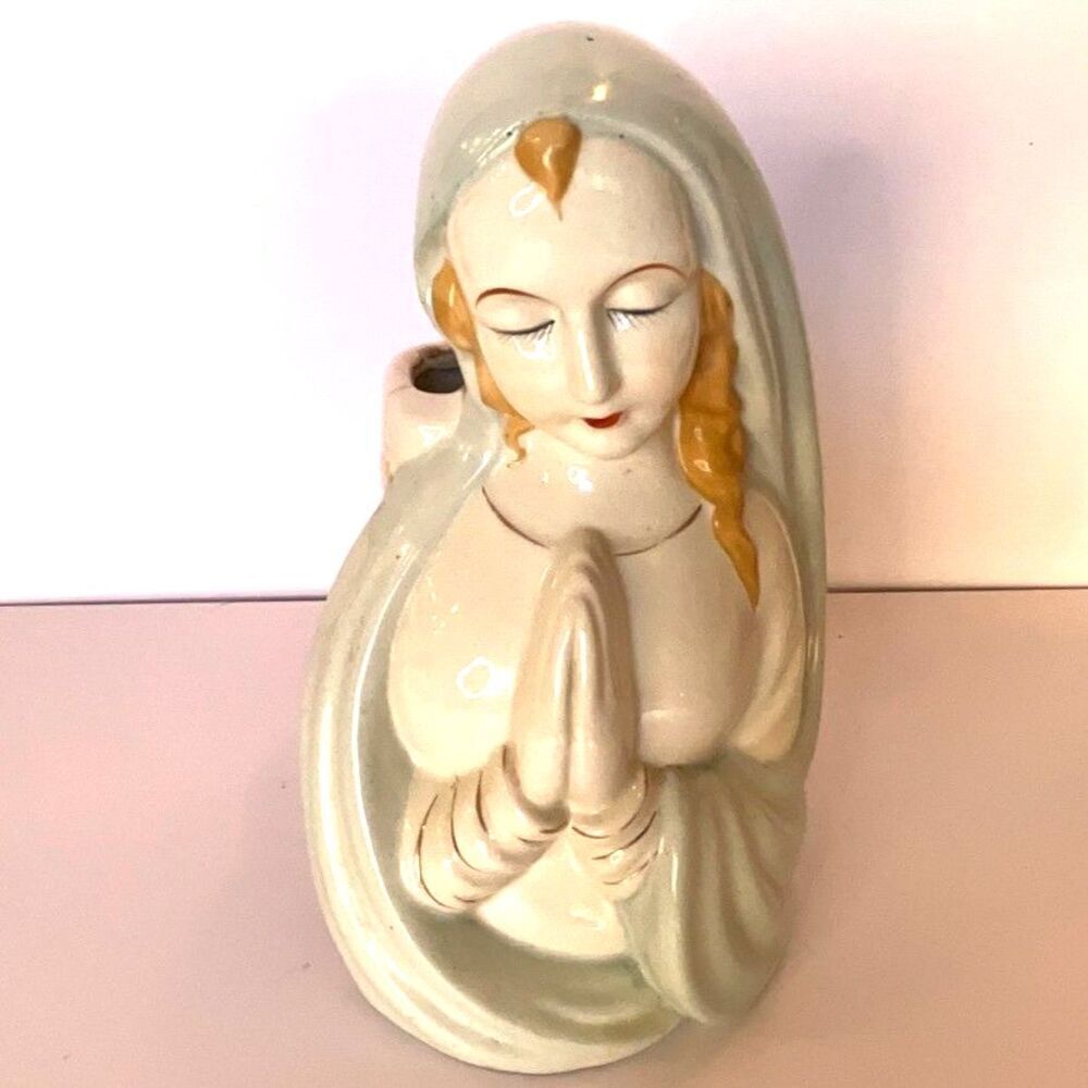 Stunning vintage Blessed Mother planter; Mother Mary with praying hands must see - Picture 2 of 6